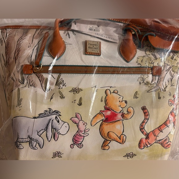 Disney Parks Dooney & Bourke Winnie the Pooh Tote Bag Passholder Exclusive NWT - Picture 3 of 6